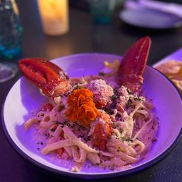 The Glen signature dishes Truffle Fries
Lobster Pasta
Artichoke Fries